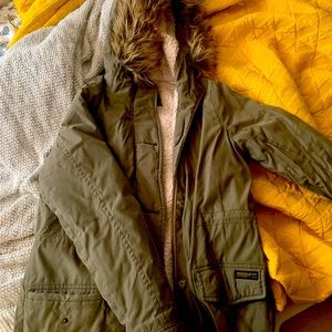 Ambercrombie and Fitch Woman’s Coat
